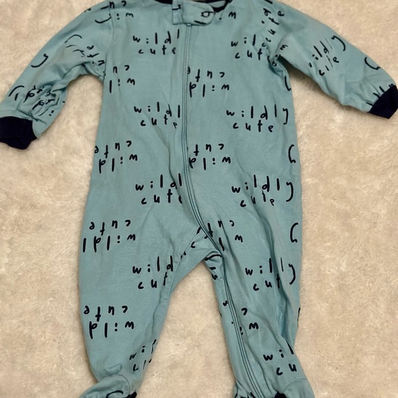 Gerber 0-3M safari footed onesies set of 3 - Picture 3 of 4
